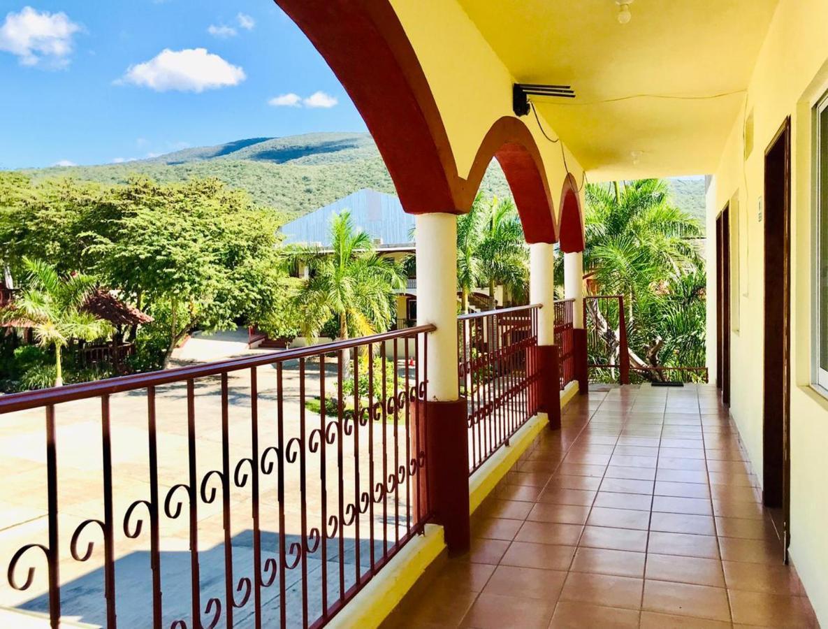 Hotel Y Restaurante Villas Del Sol Jalpan Dış mekan fotoğraf