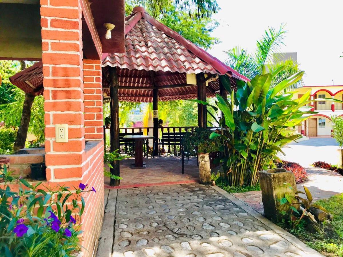 Hotel Y Restaurante Villas Del Sol Jalpan Dış mekan fotoğraf